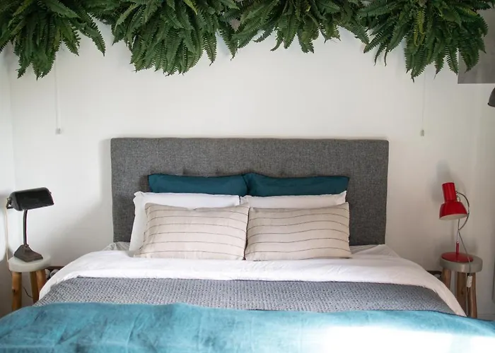 La Minoterie : Maison Atypique D'hote Et De Seminaires, 20min De La Rochelle