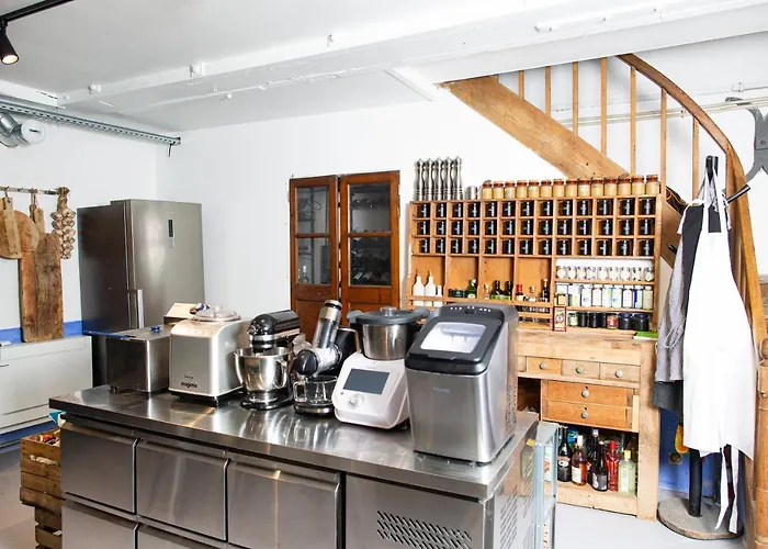 La Minoterie : Maison Atypique D'hote Et De Seminaires, 20min De La Rochelle