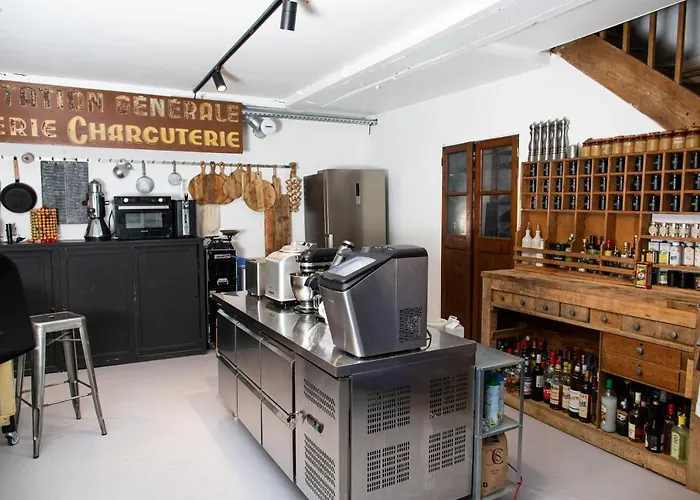 La Minoterie : Maison Atypique D'hote Et De Seminaires, 20min De La Rochelle