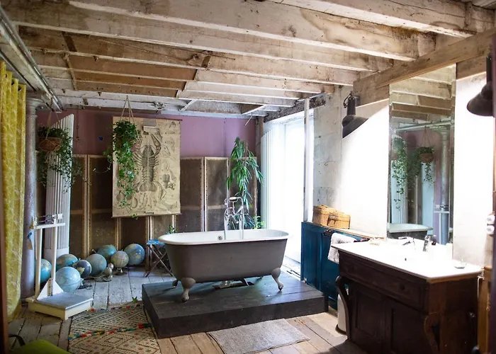 La Minoterie : Maison Atypique D'hote Et De Seminaires, 20min De La Rochelle Villa Mauzé-sur-le-Mignon