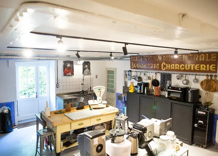 La Minoterie : Maison Atypique D'hote Et De Seminaires, 20min De La Rochelle