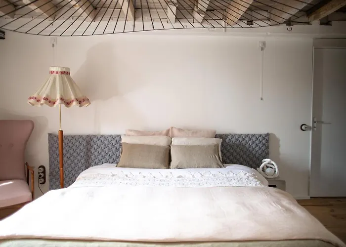 La Minoterie : Maison Atypique D'hote Et De Seminaires, 20min De La Rochelle Villa